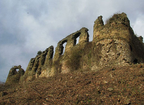 Ostaci utvrde Gvozdansko