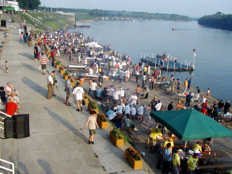 Slavonski Brod - �etali�te kraj Save