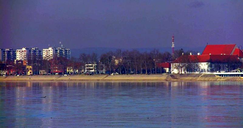 Slavonski Brod - �etali�te kraj Save